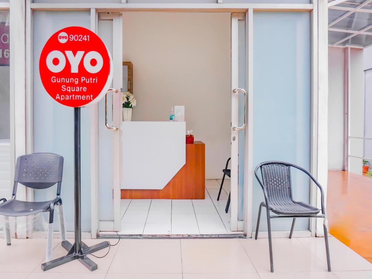 Oyo 90241 Sirooms Apartmen Gunung Putri Bogor Exterior photo